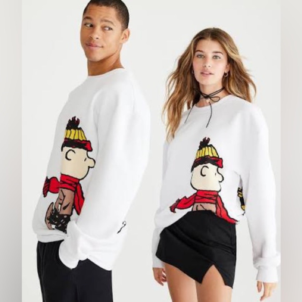 Peanuts Aeropostale White Sweatshirt with Charlie Brown and Snoopy Design ❄️